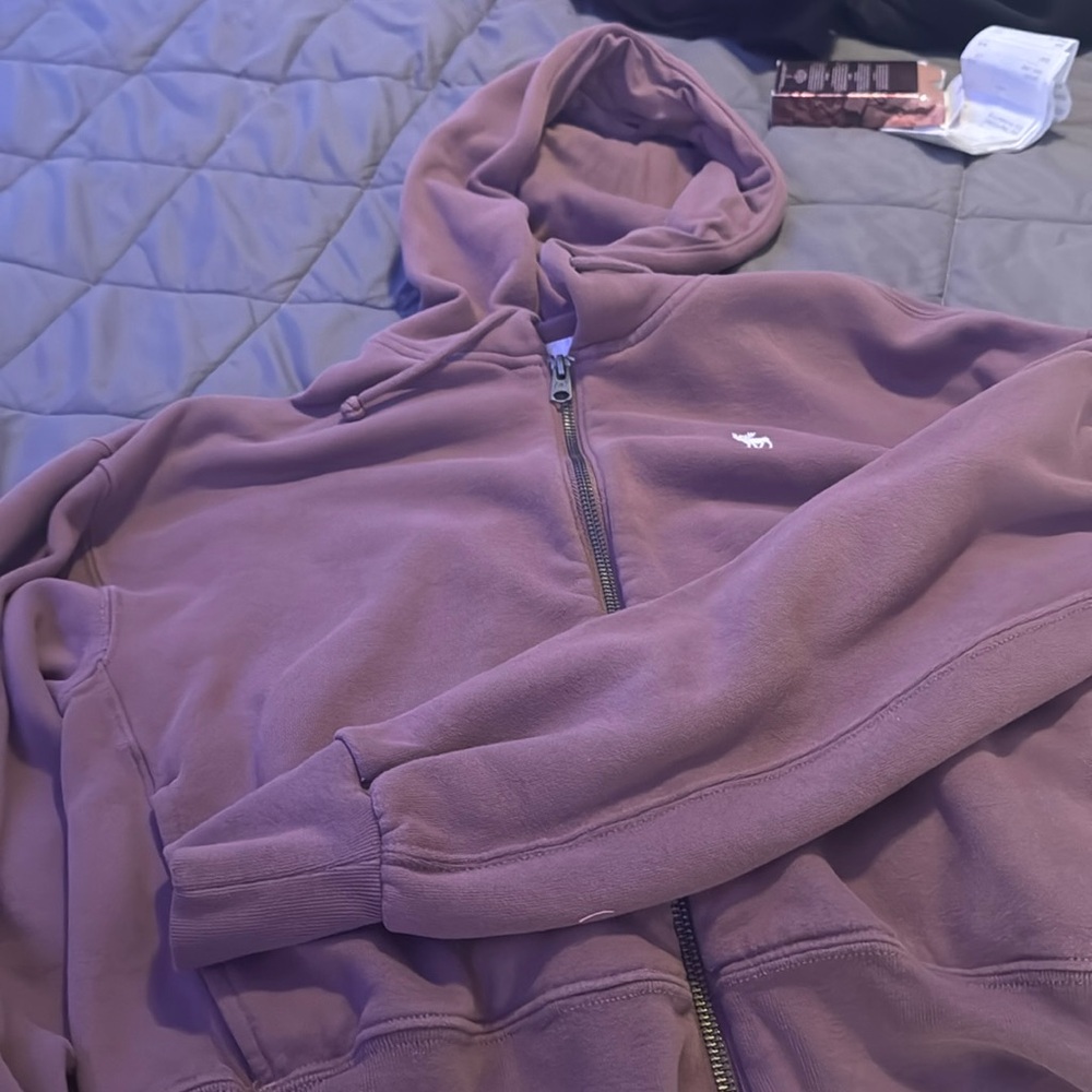 maroon/purple Abercrombie and fitch cropped zip up
